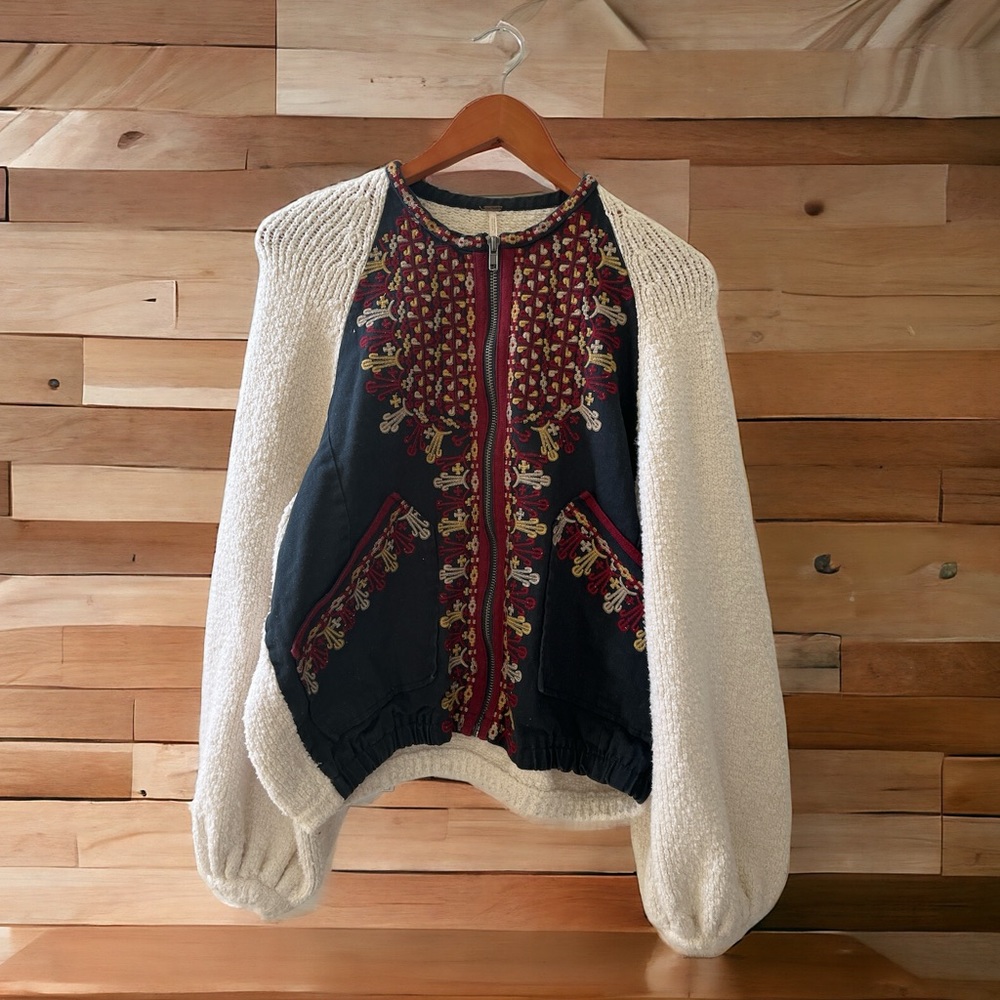 Cream knit slouchy zip up jacket/sweater